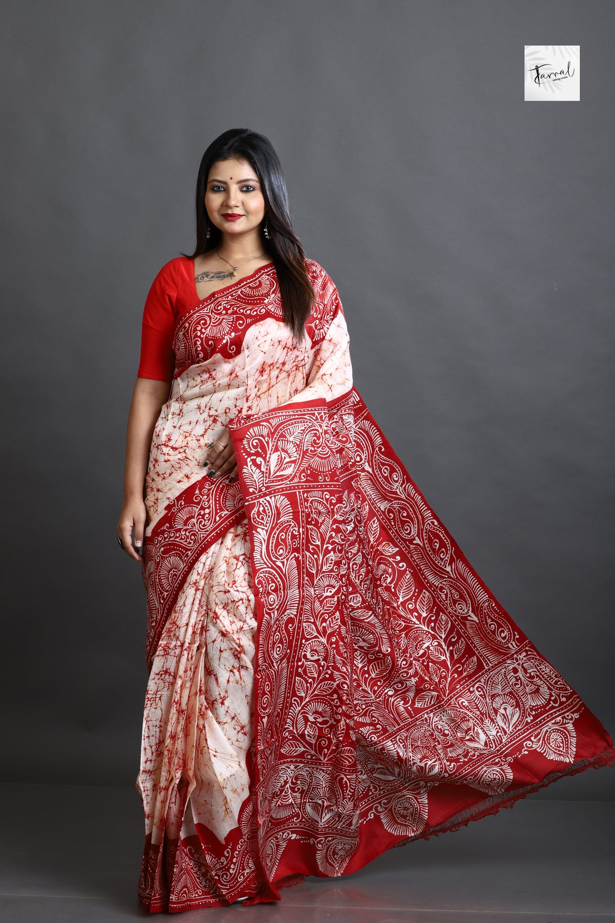 Offwhite red alpona motifs handcrafted crack batik silk saree - Tamal Boutique