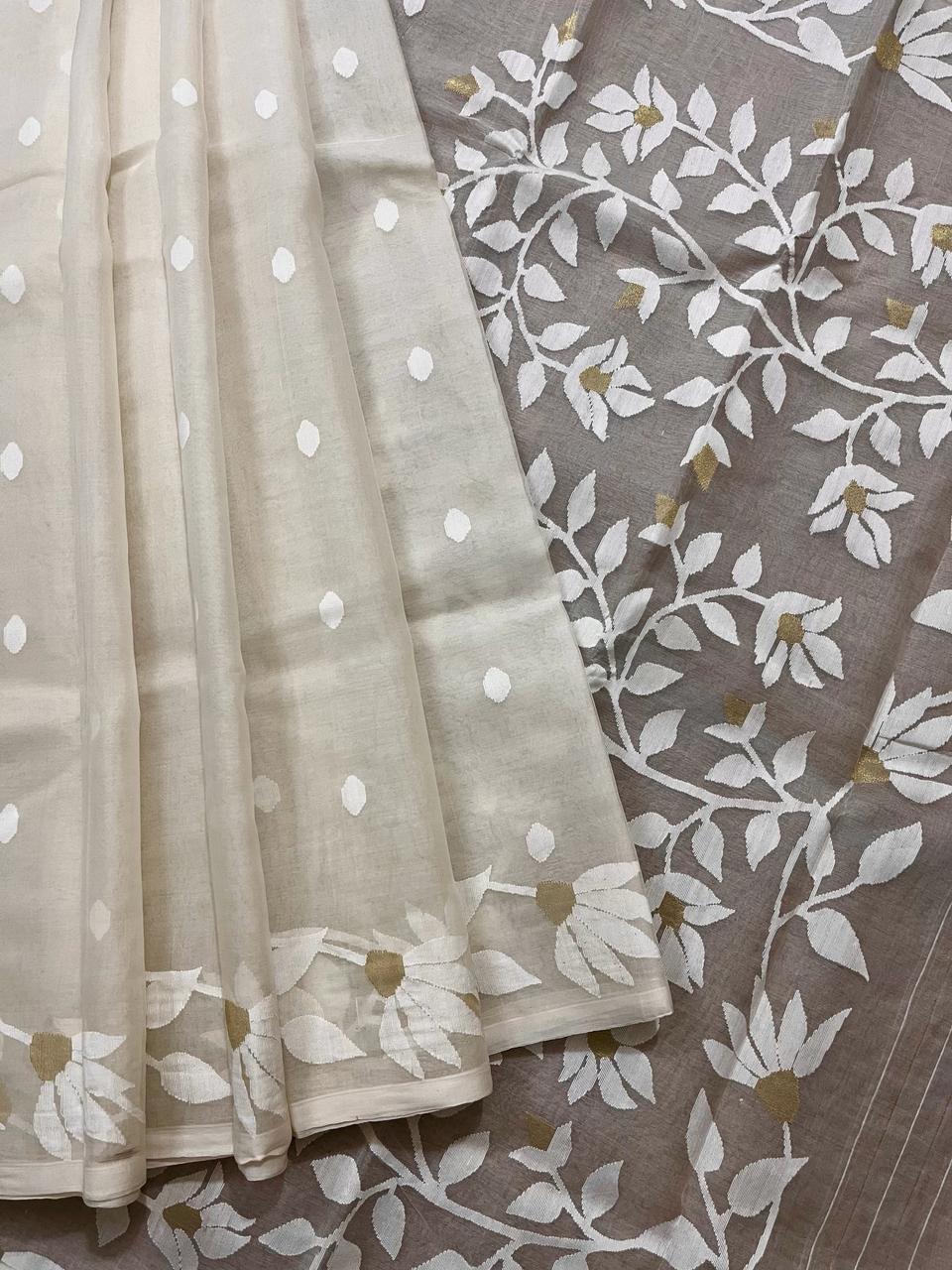 Offwhite self floral handwoven muslin silk jamdani saree